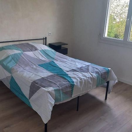 Maison Spacieuse Avec Un Terrain Casseneuil Buitenkant foto